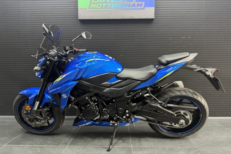 SUZUKI GSX-S750