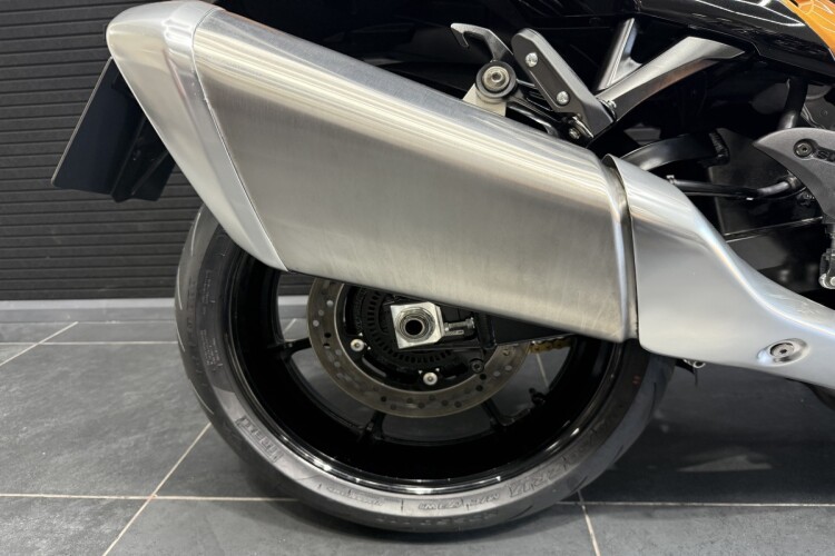 SUZUKI GSX1300R HAYABUSA