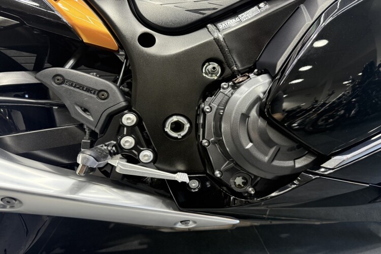 SUZUKI GSX1300R HAYABUSA