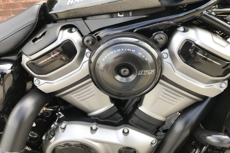 HARLEY-DAVIDSON SPORTSTER