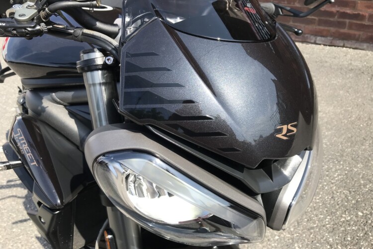 TRIUMPH STREET TRIPLE 765