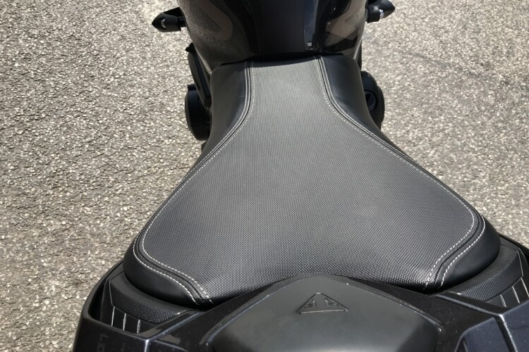 TRIUMPH STREET TRIPLE 765