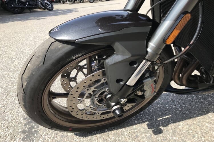 TRIUMPH STREET TRIPLE 765
