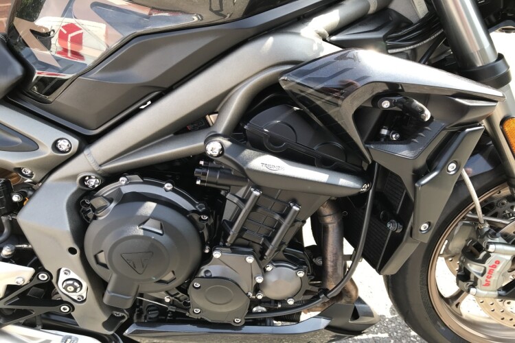 TRIUMPH STREET TRIPLE 765