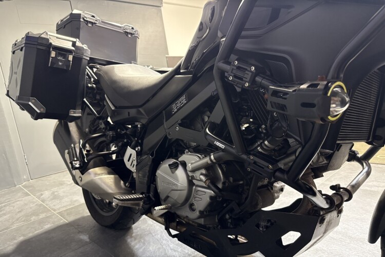 SUZUKI V-STROM 650