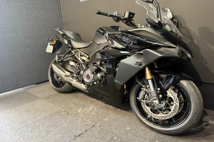 SUZUKI GSX-S1000GT