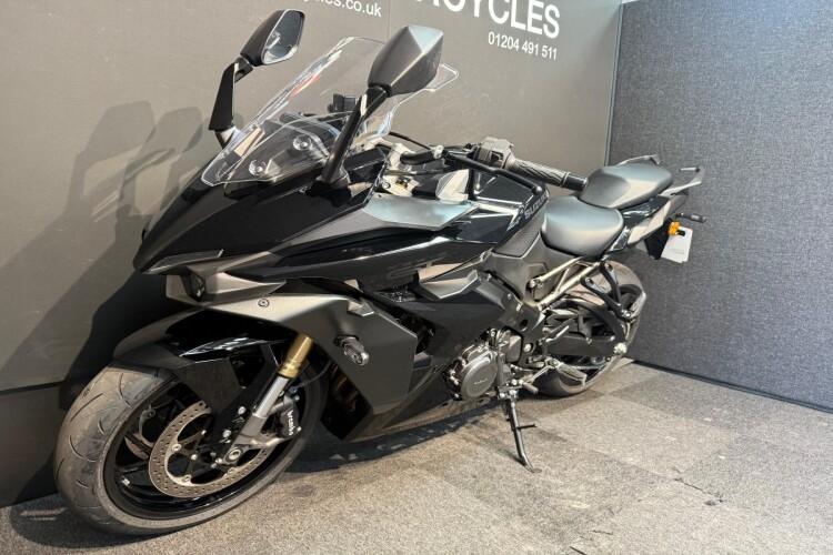 SUZUKI GSX-S1000GT