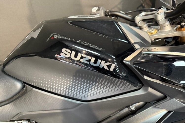 SUZUKI GSX-S1000GT