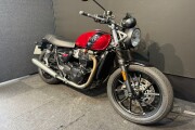 TRIUMPH SPEED TWIN 900