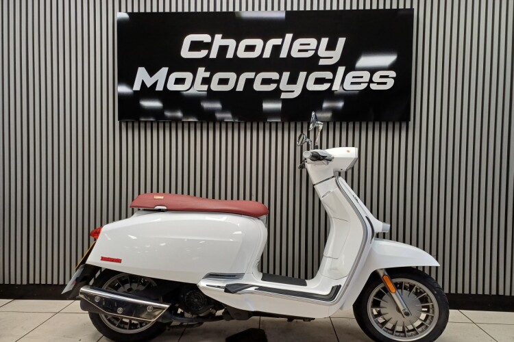 LAMBRETTA V125 SPECIAL