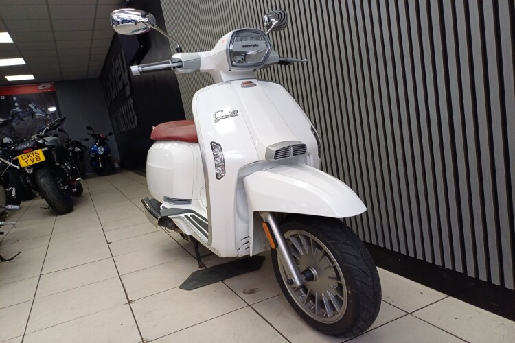 LAMBRETTA V125 SPECIAL