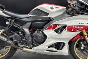 YAMAHA R7