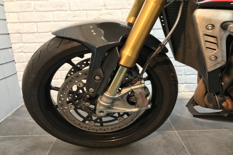 TRIUMPH SPEED TRIPLE 1200