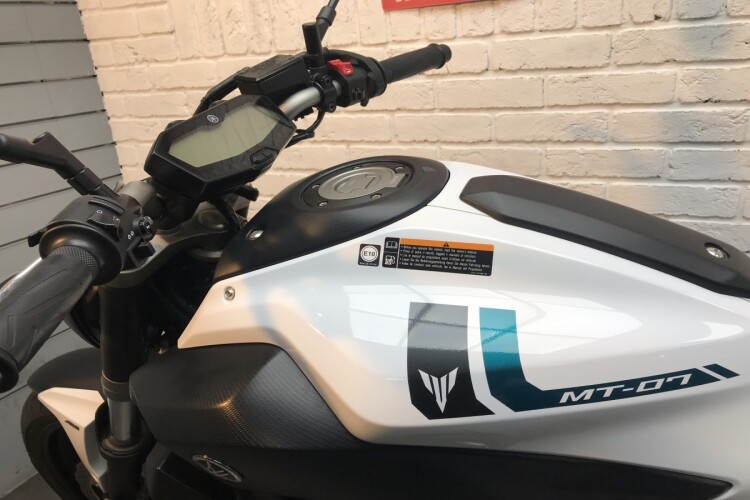 YAMAHA MT-07