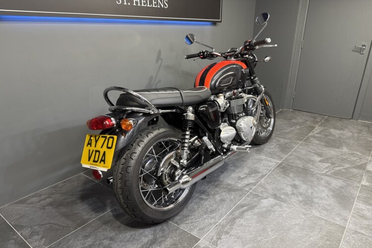 TRIUMPH BONNEVILLE T120