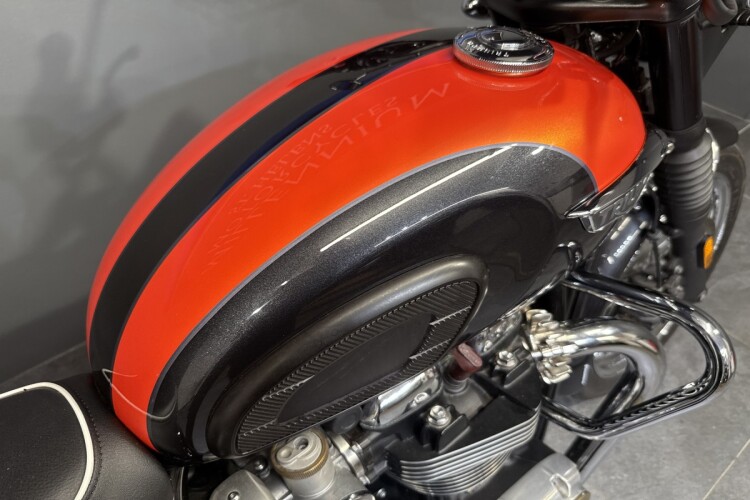 TRIUMPH BONNEVILLE T120