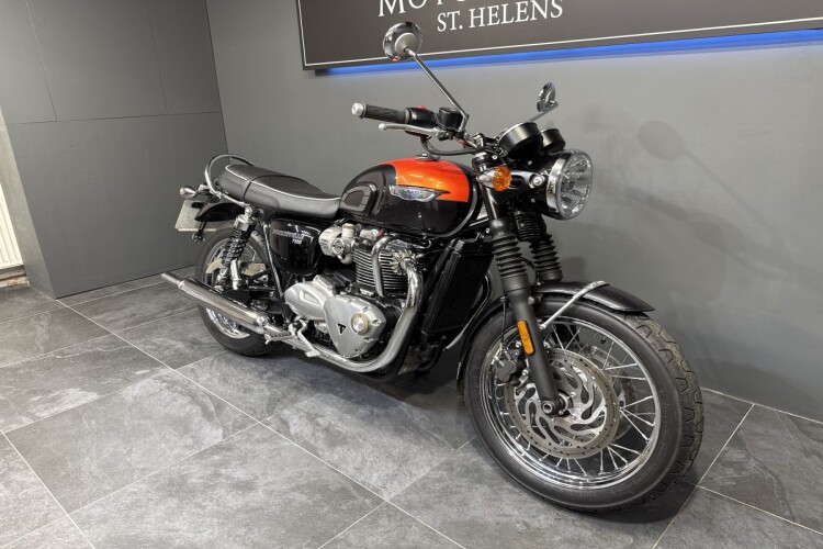 TRIUMPH BONNEVILLE T120