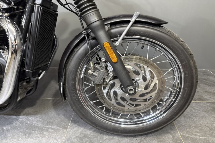 TRIUMPH BONNEVILLE T120