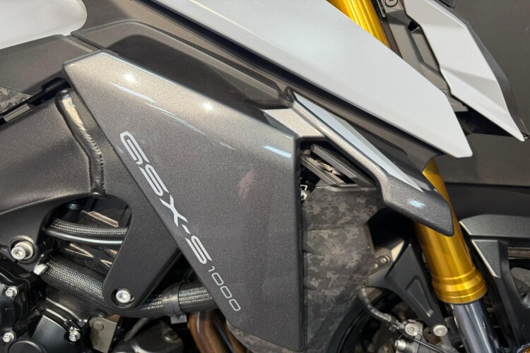 SUZUKI GSX-S1000
