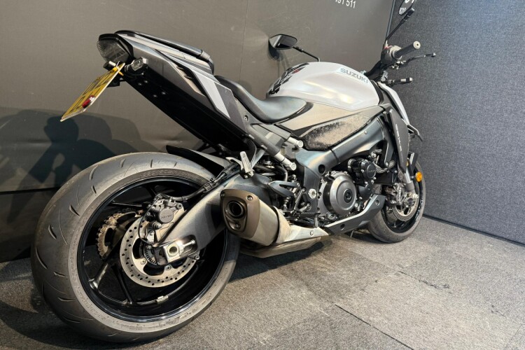 SUZUKI GSX-S1000