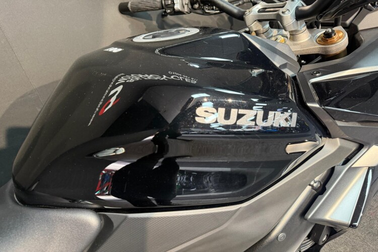 SUZUKI GSX-S1000GT