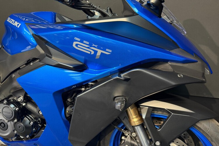 SUZUKI GSX-S1000GT