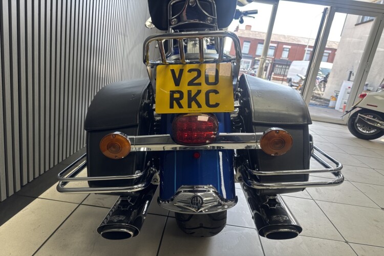 HARLEY-DAVIDSON TOURING