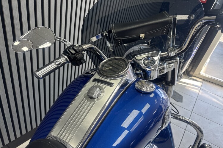 HARLEY-DAVIDSON TOURING