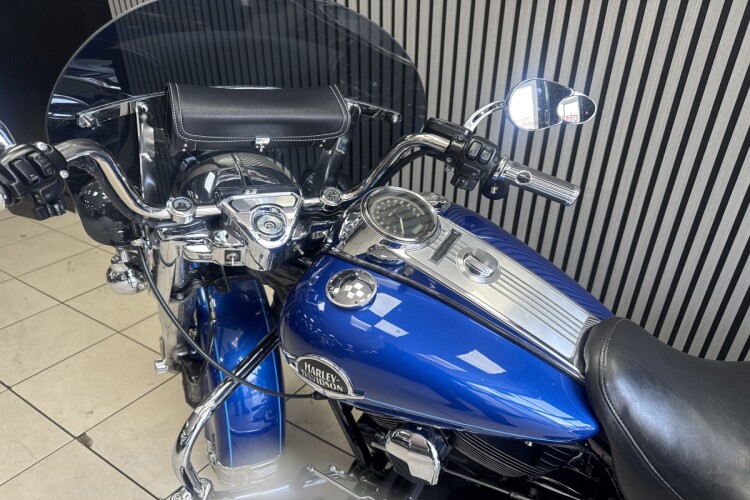 HARLEY-DAVIDSON TOURING