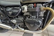TRIUMPH STREET TWIN