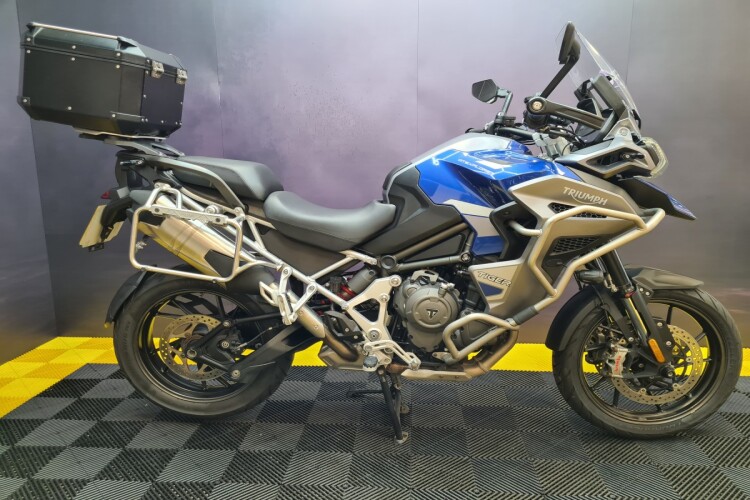 TRIUMPH TIGER 1200