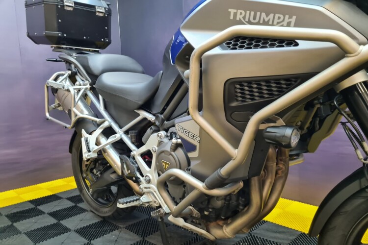 TRIUMPH TIGER 1200