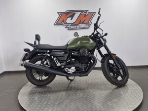 MOTO GUZZI V7