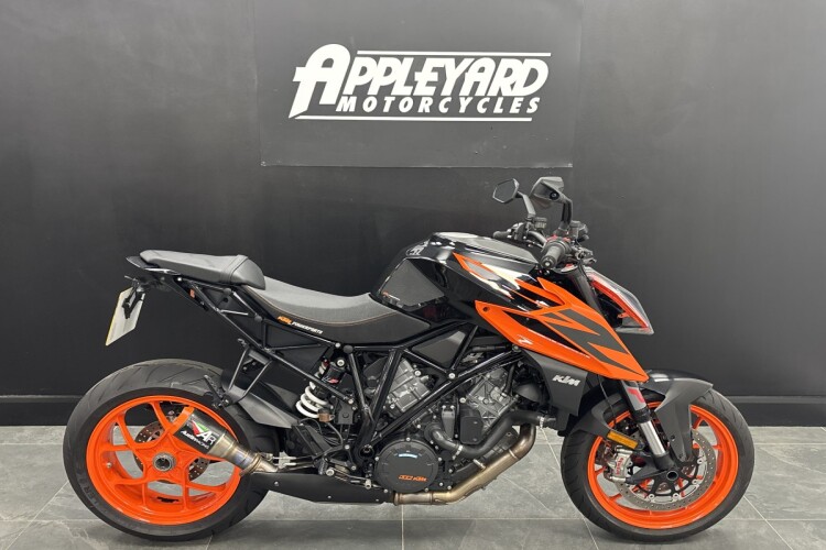 KTM 1290 SUPER DUKE R