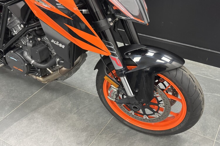 KTM 1290 SUPER DUKE R