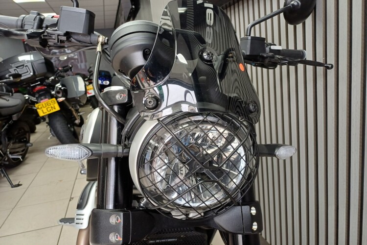 DUCATI SCRAMBLER 1100