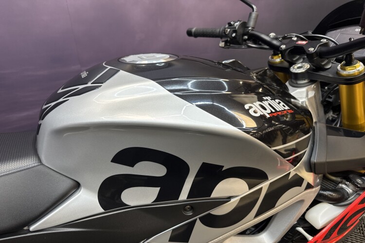 APRILIA TUONO 1100 V4