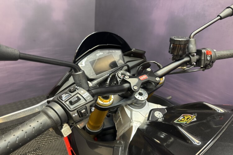 APRILIA TUONO 1100 V4