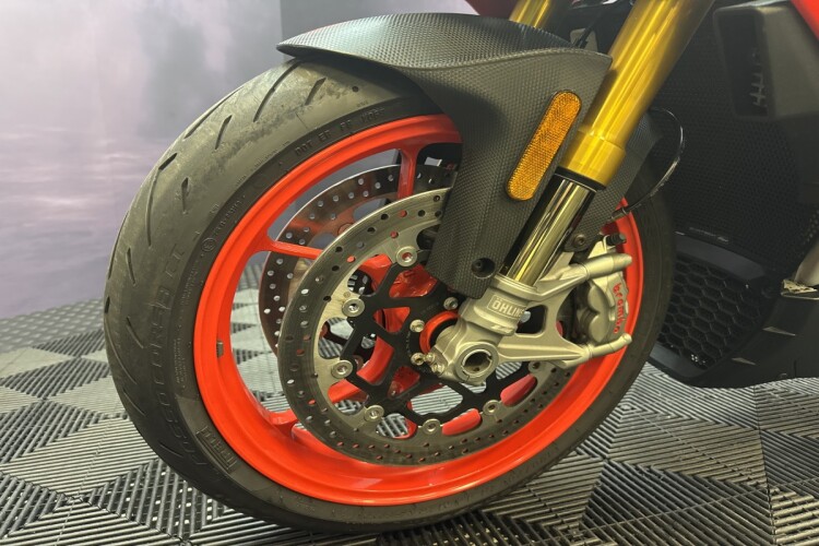 APRILIA TUONO 1100 V4