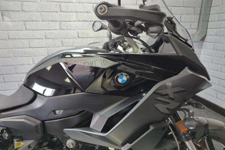 BMW F 900 XR