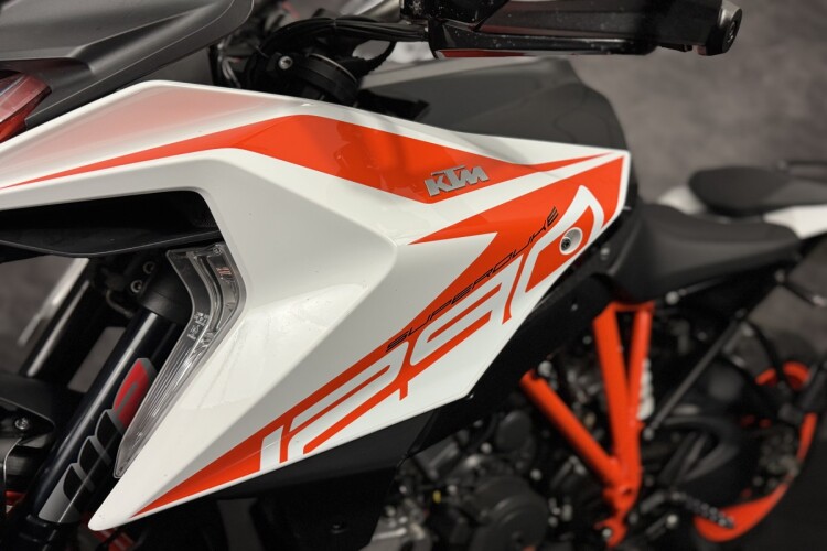 KTM 1290 SUPER DUKE GT