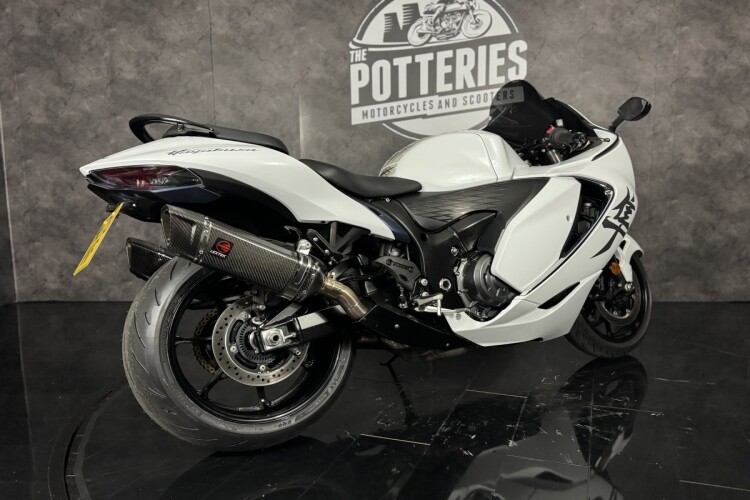 SUZUKI GSX1300R HAYABUSA