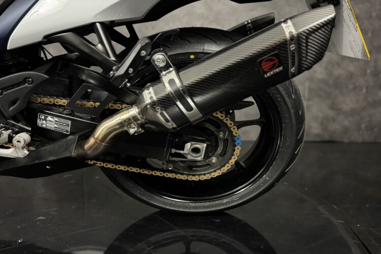 SUZUKI GSX1300R HAYABUSA