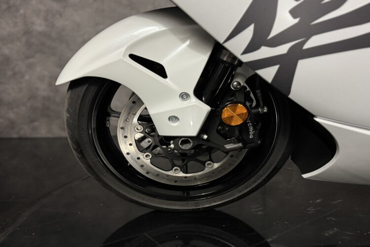 SUZUKI GSX1300R HAYABUSA