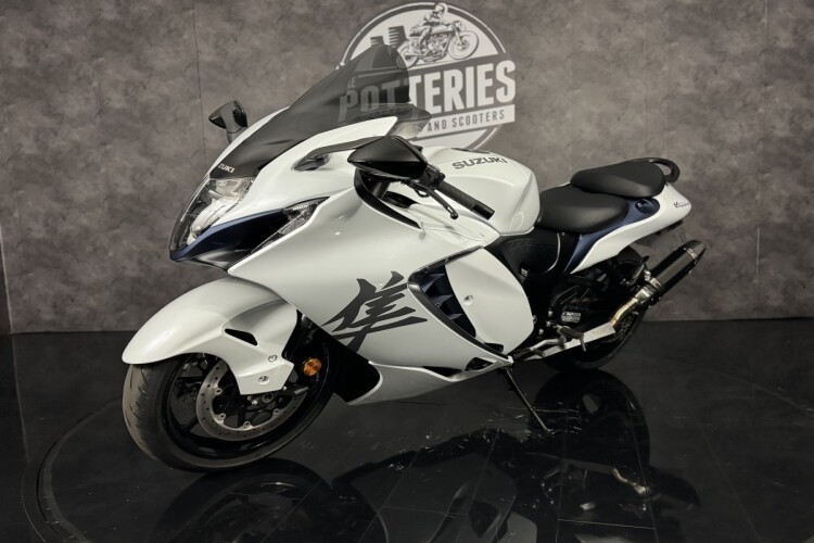 SUZUKI GSX1300R HAYABUSA