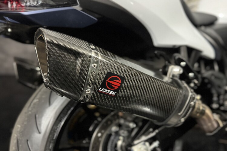 SUZUKI GSX1300R HAYABUSA