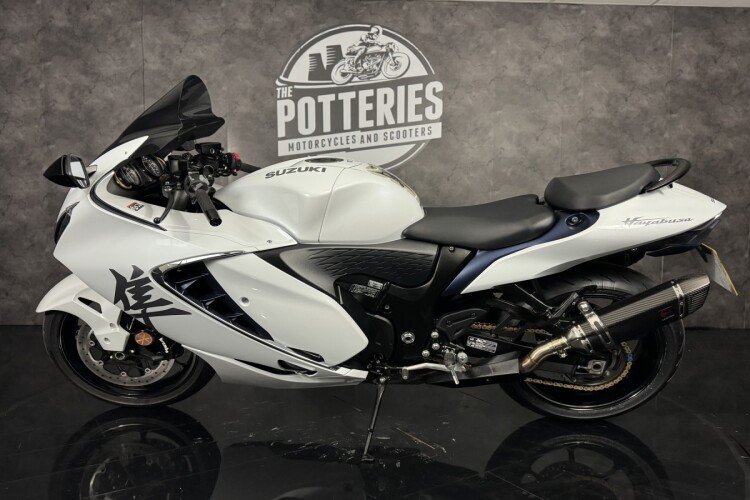 SUZUKI GSX1300R HAYABUSA