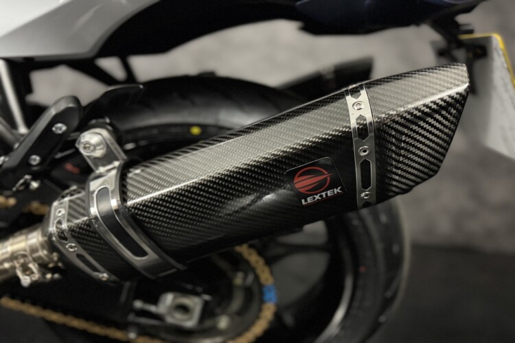 SUZUKI GSX1300R HAYABUSA