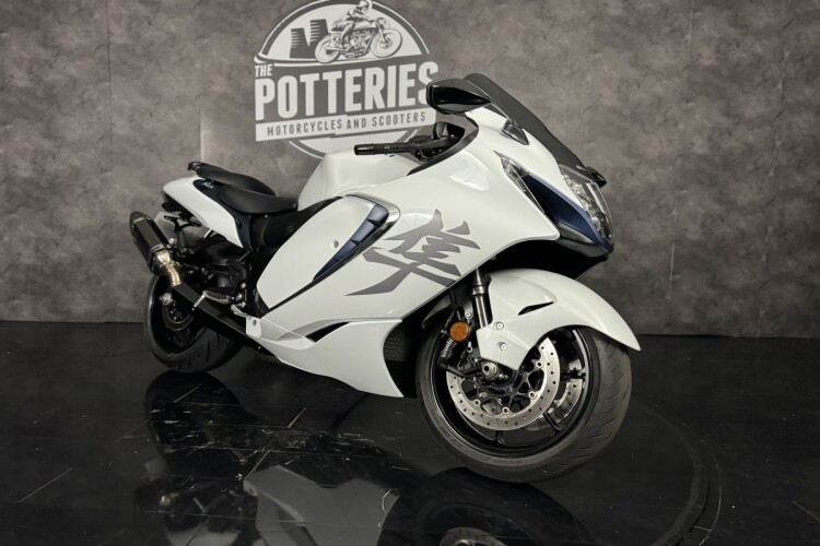 SUZUKI GSX1300R HAYABUSA