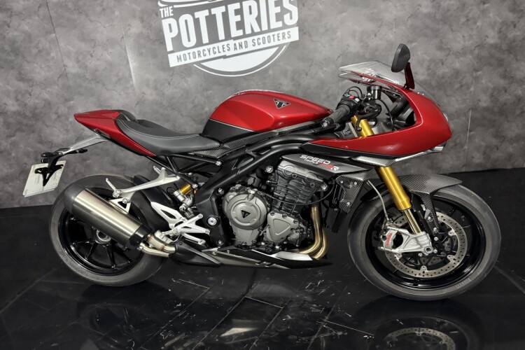 TRIUMPH SPEED TRIPLE 1200